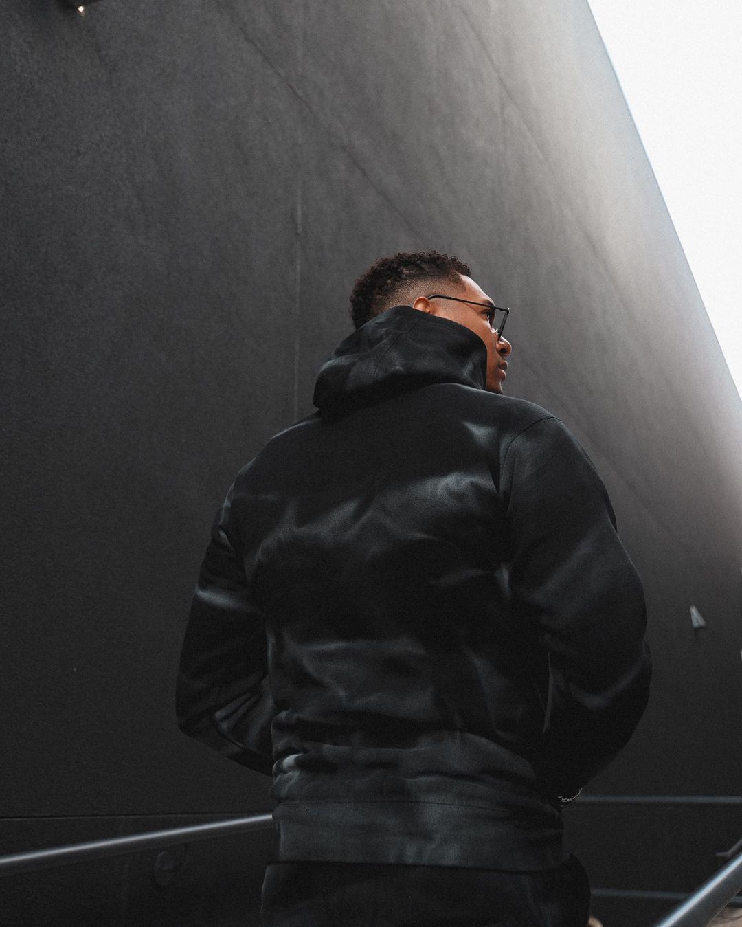 Is This OK To Wear to Work? How to Dress Streetwear Casual for the Office