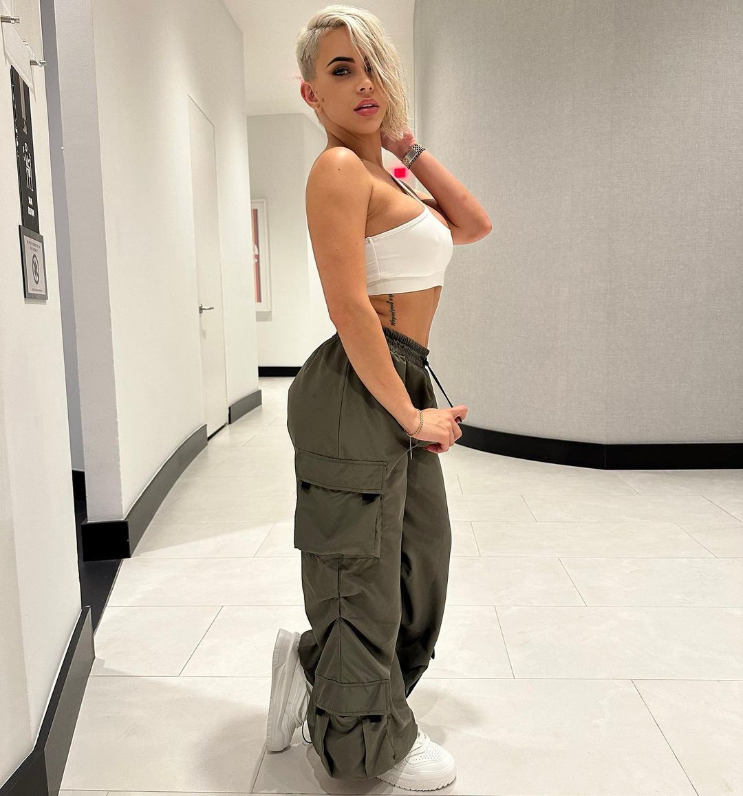 Women’s Clothing and Outfit Ideas for 2023 Music Festivals