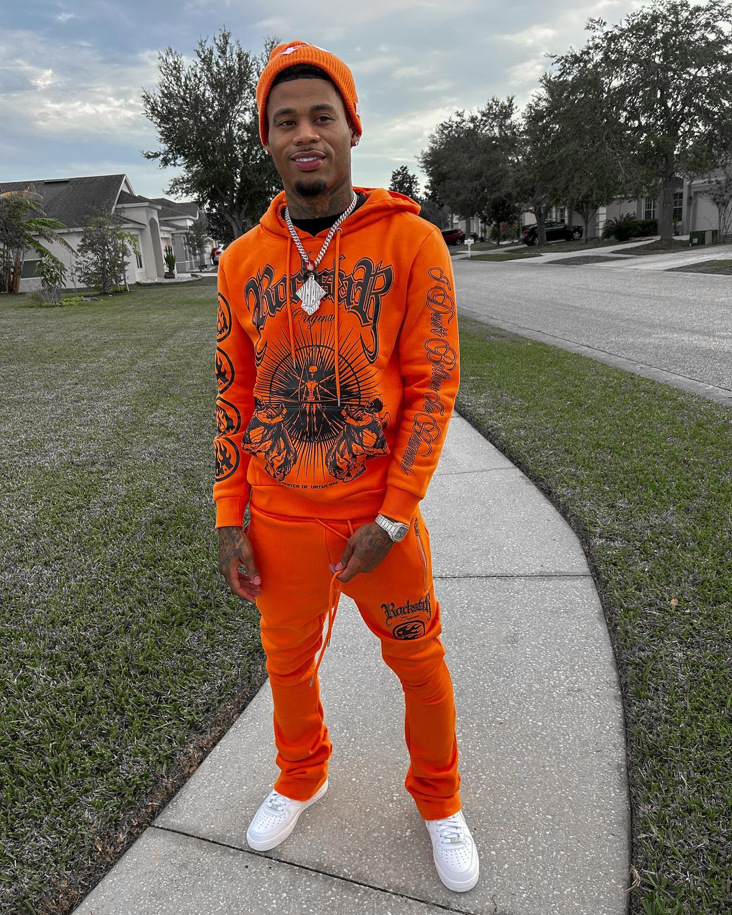 How to Dress Your Boyfriend Streetwear Style