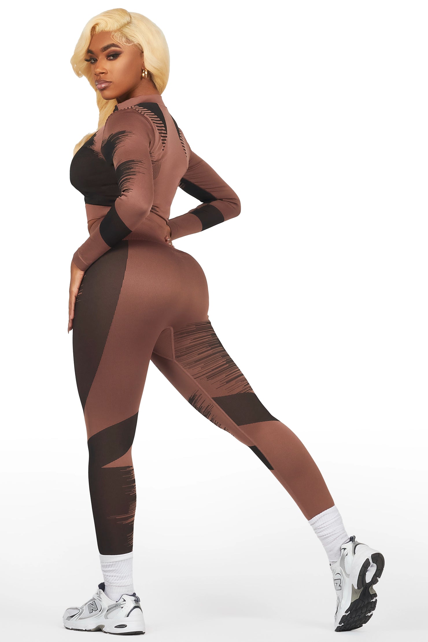 Alishia Mocha Active Set