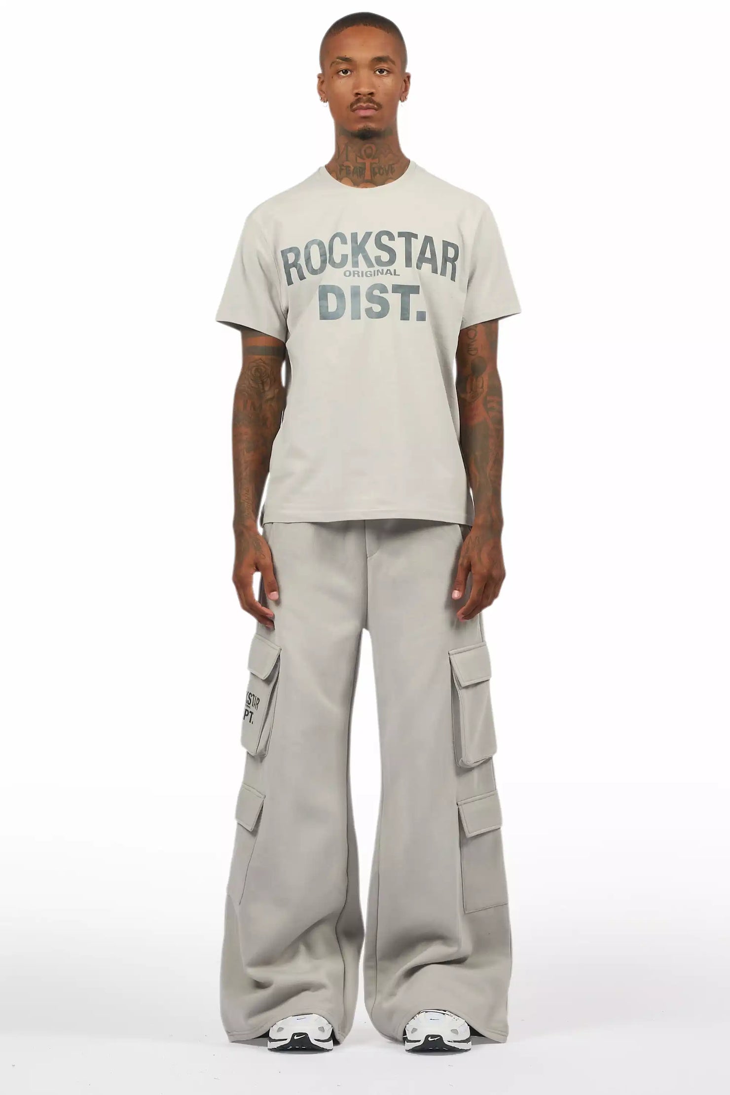 Abilio Grey T-Shirt/Baggy Stacked Track Set