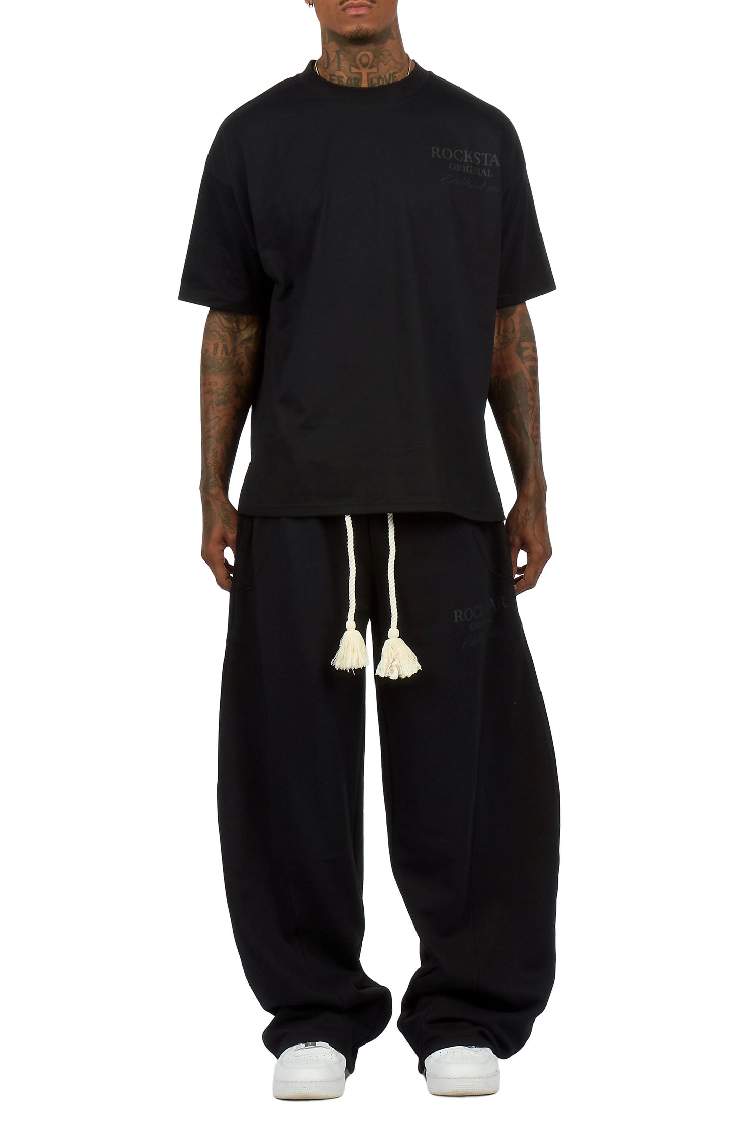 Maximillian Black T-Shirt/Barrel Fit Set