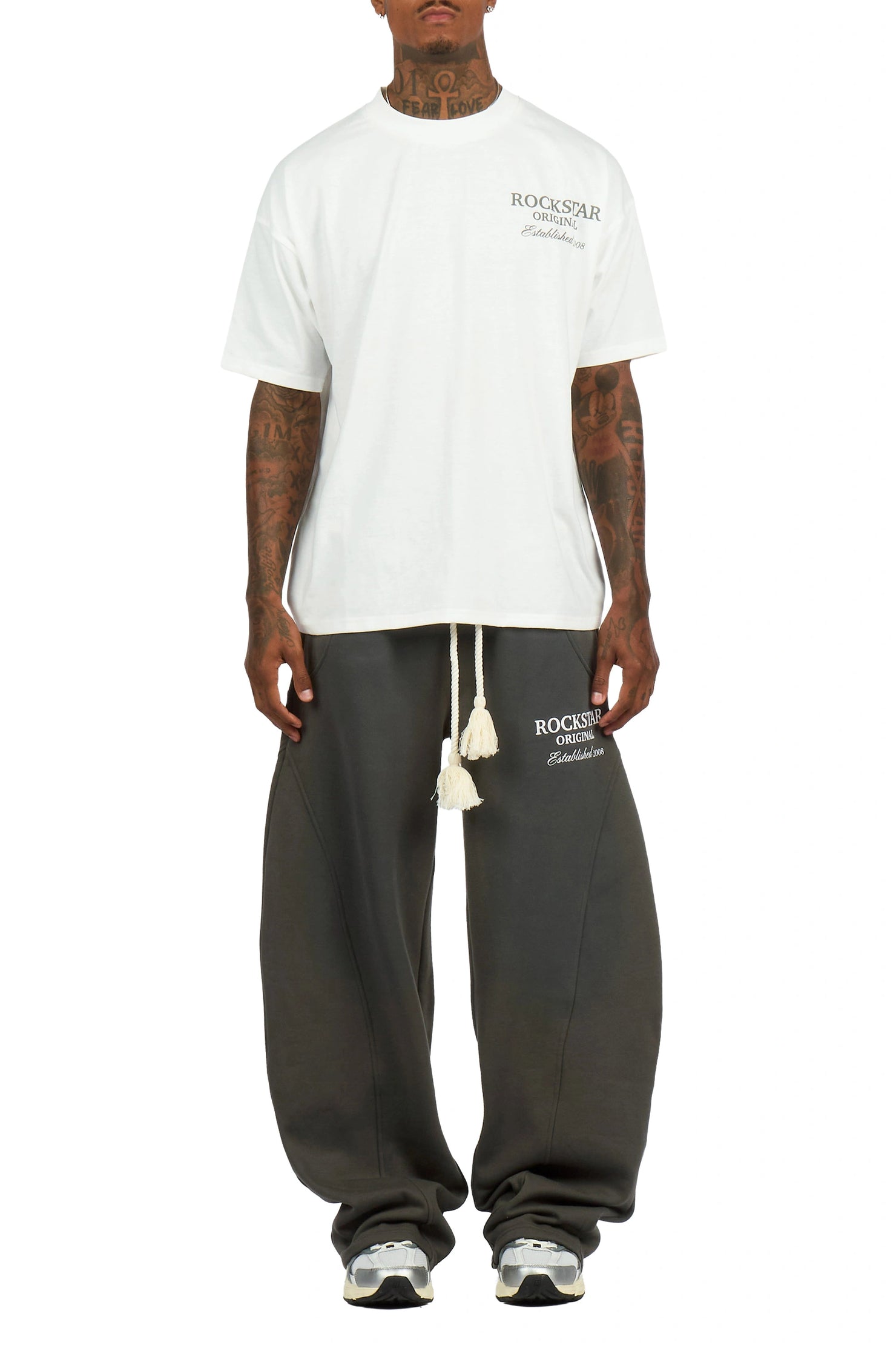 Maximillian Grey T-Shirt/Barrel Fit Set