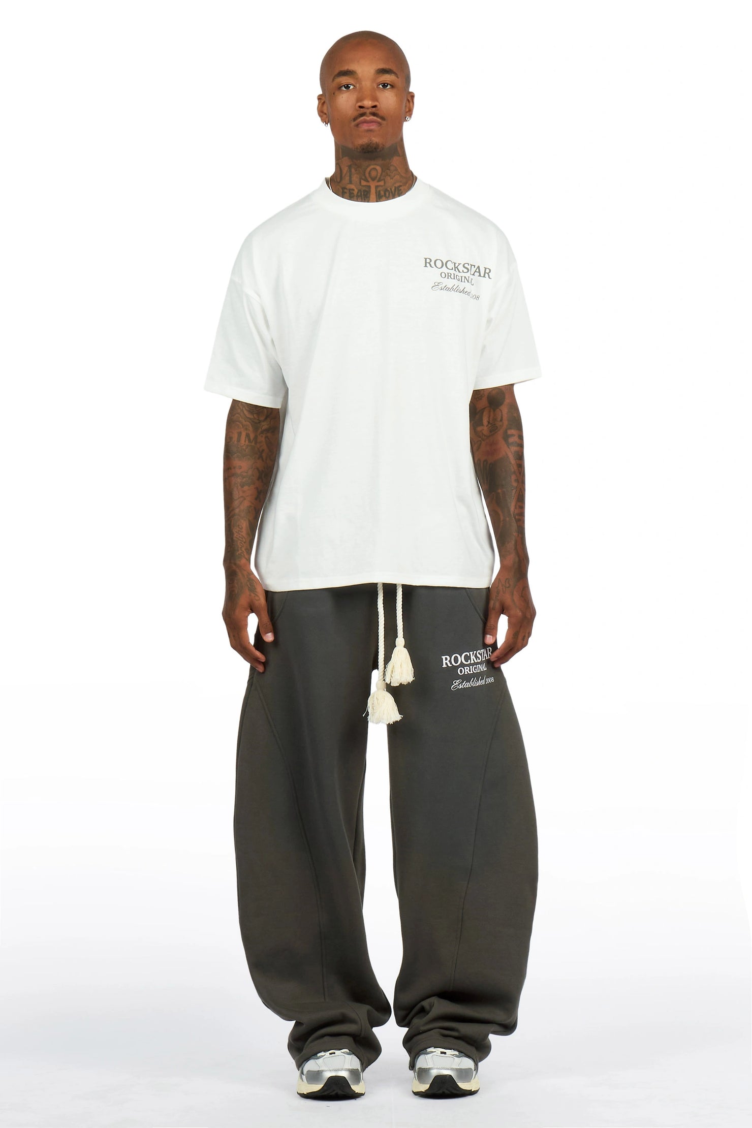 Maximillian Grey T-Shirt/Barrel Fit Set