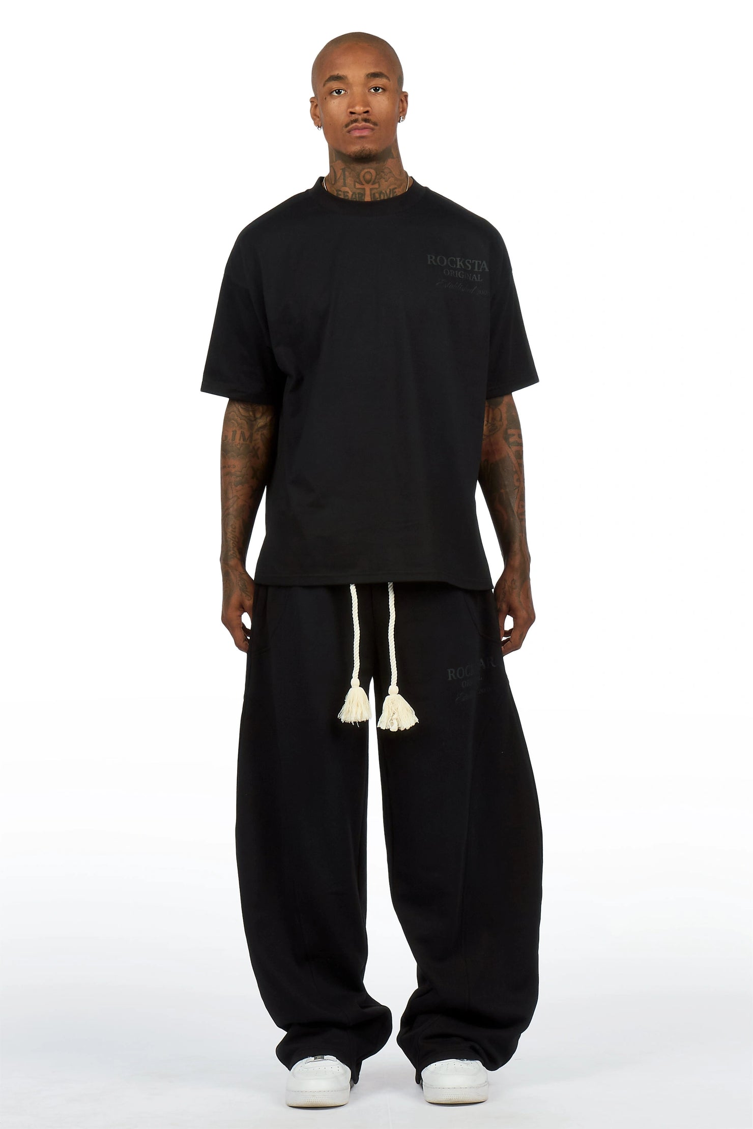 Maximillian Black T-Shirt/Barrel Fit Set