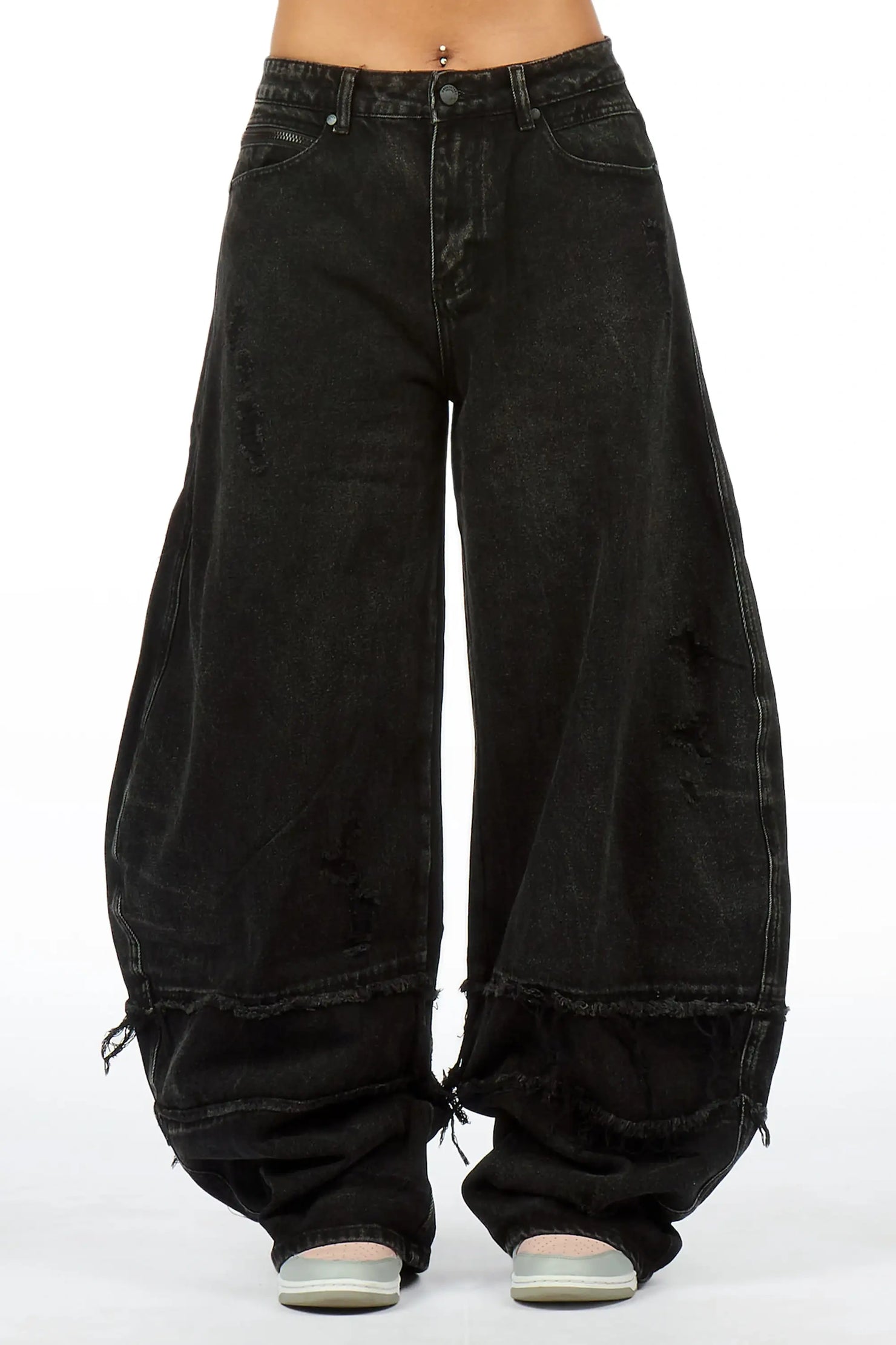 Nuvia Black Barrel  Fit Jean