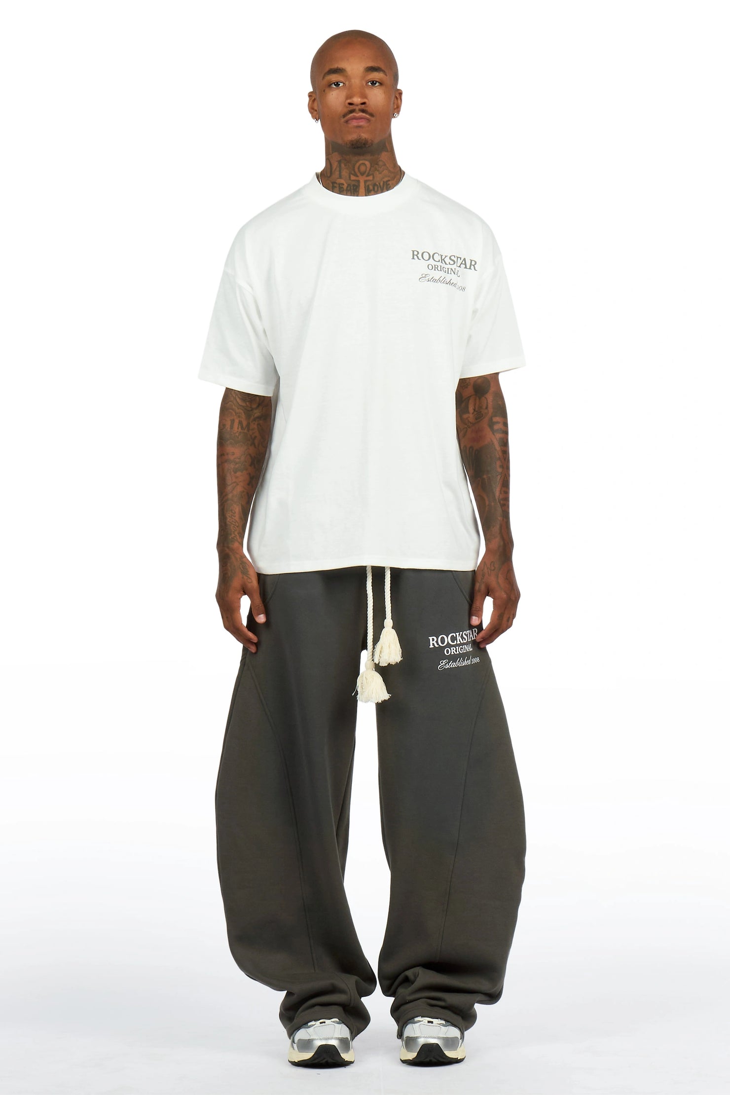 Maximillian Grey T-Shirt/Barrel Fit Set