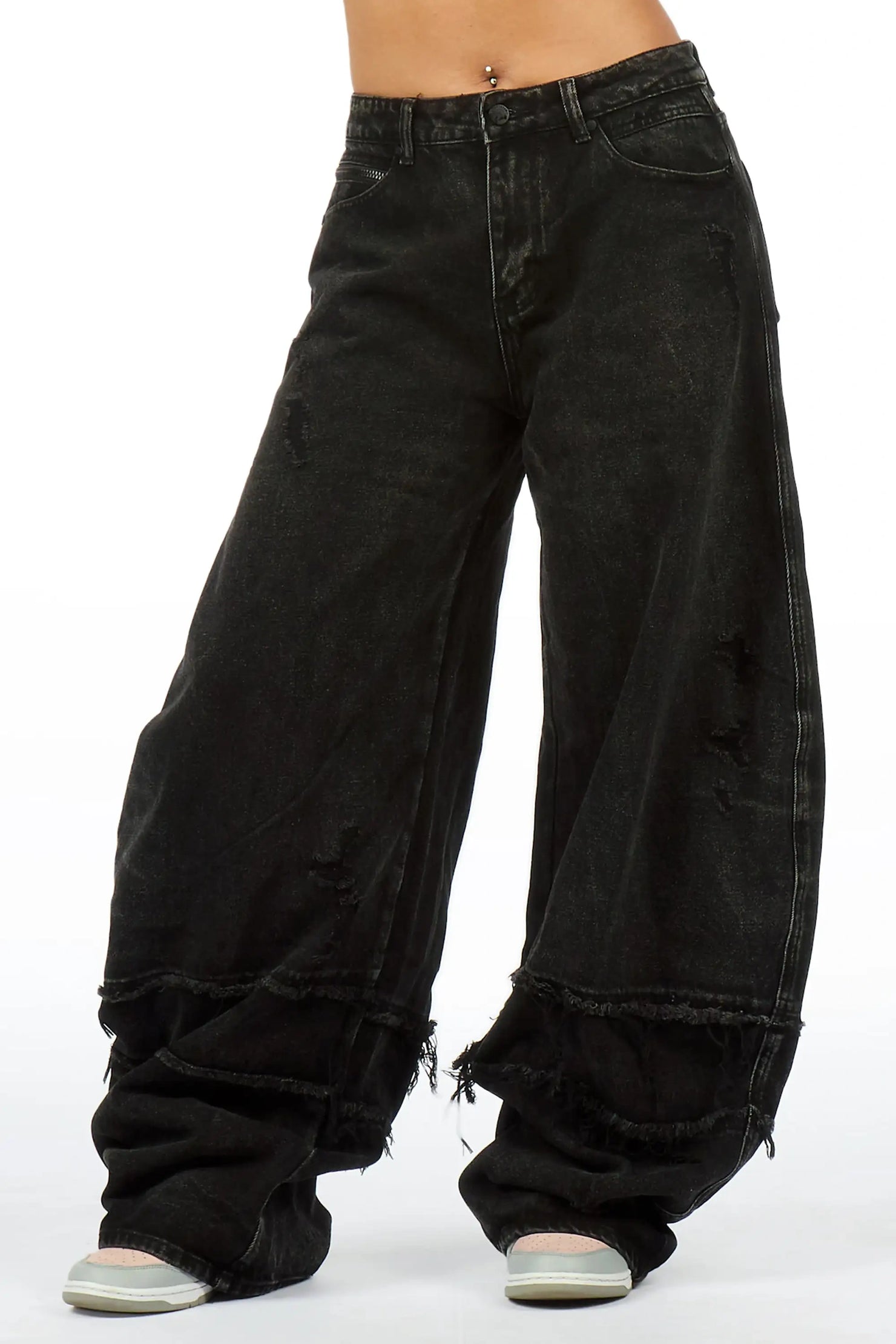 Nuvia Black Barrel  Fit Jean