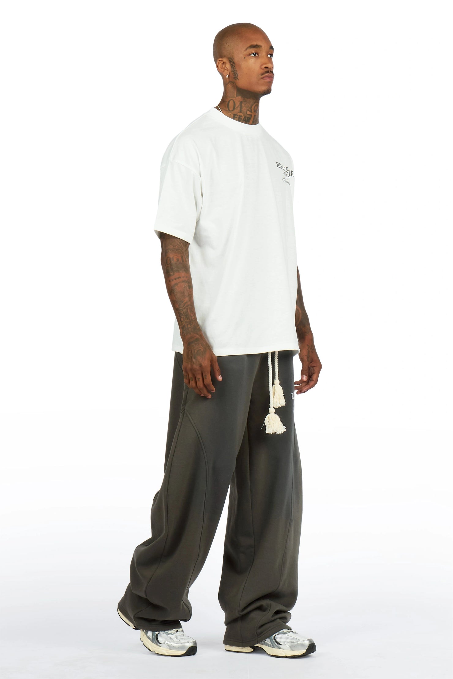 Maximillian Grey T-Shirt/Barrel Fit Set