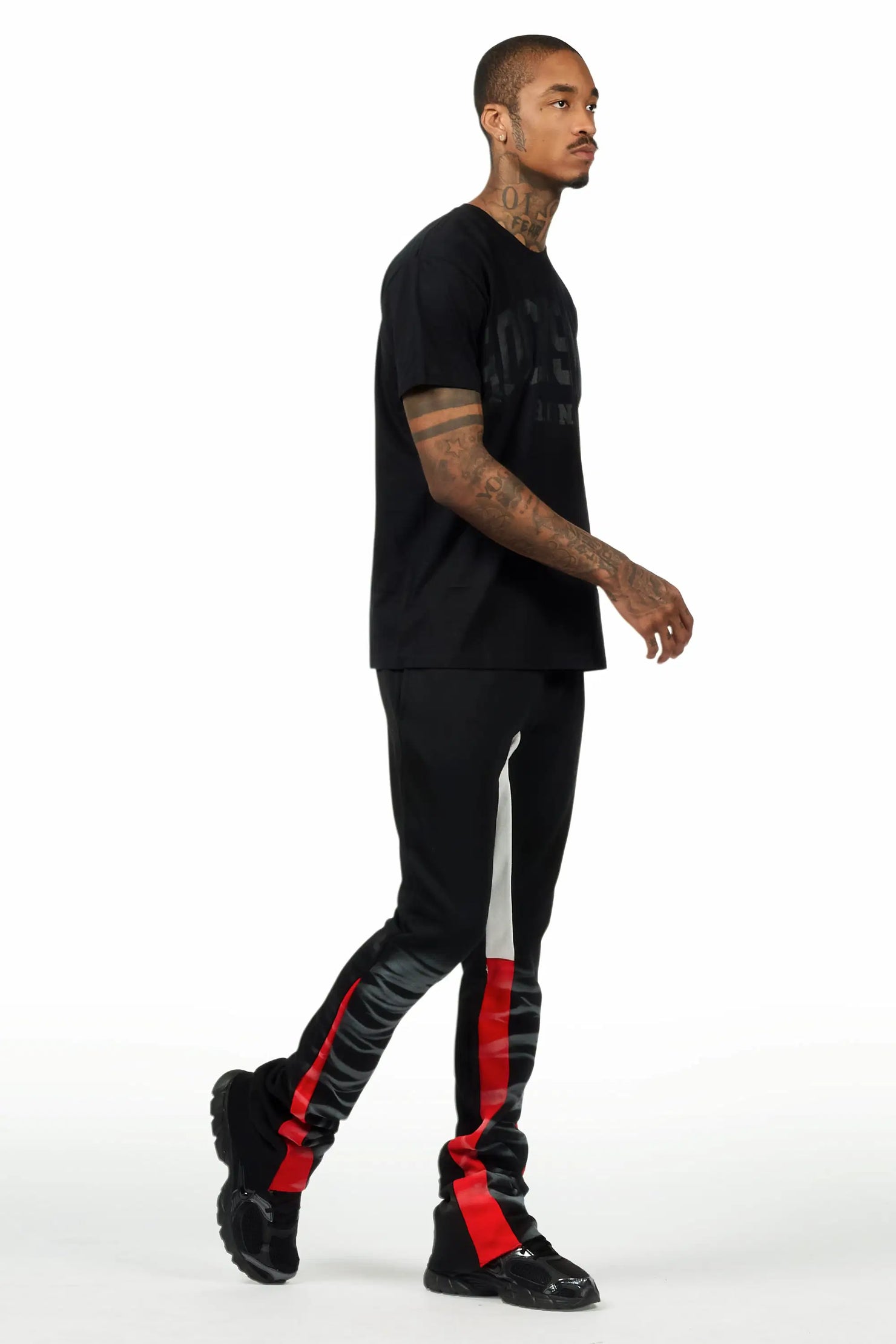Nelly 2.0 Black/Black T-Shirt/Relaxed Track Set