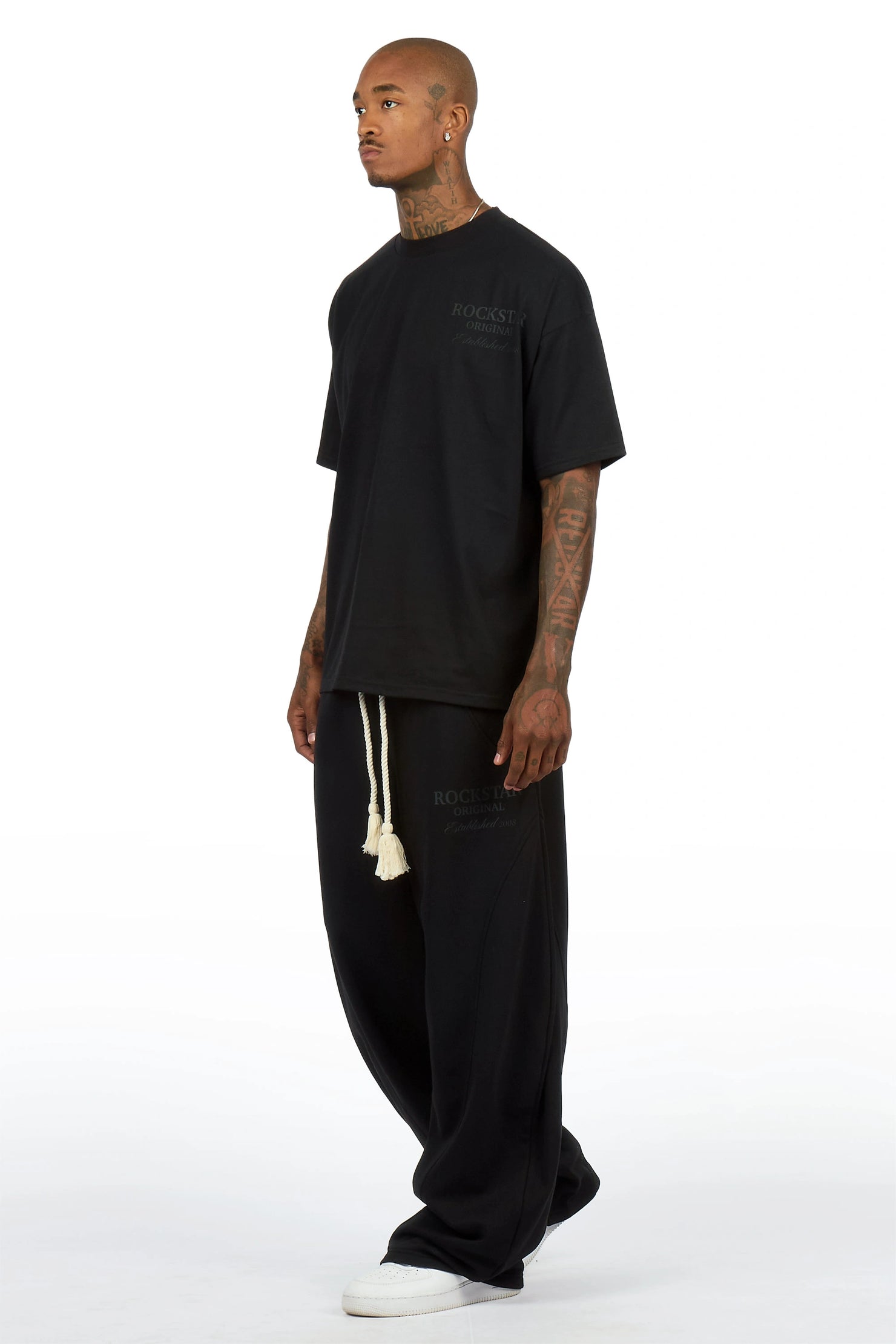 Maximillian Black T-Shirt/Barrel Fit Set