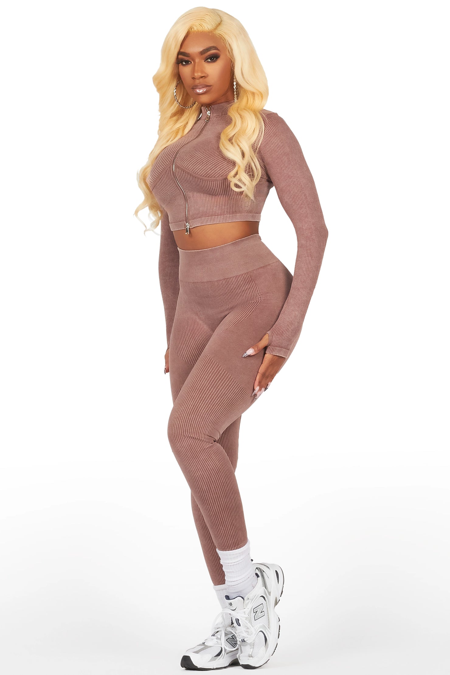 Chrystal Brown Active Set