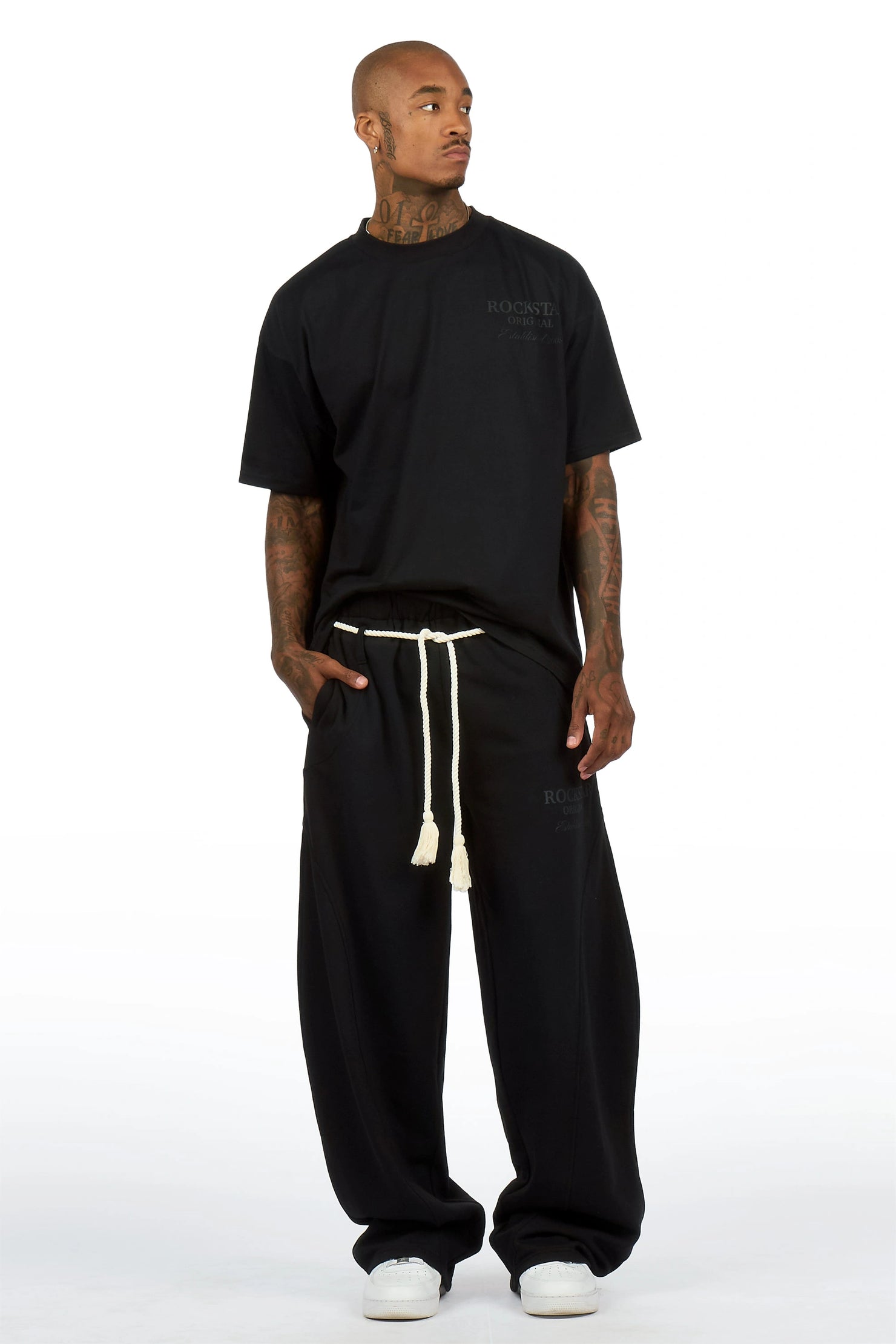 Maximillian Black T-Shirt/Barrel Fit Set