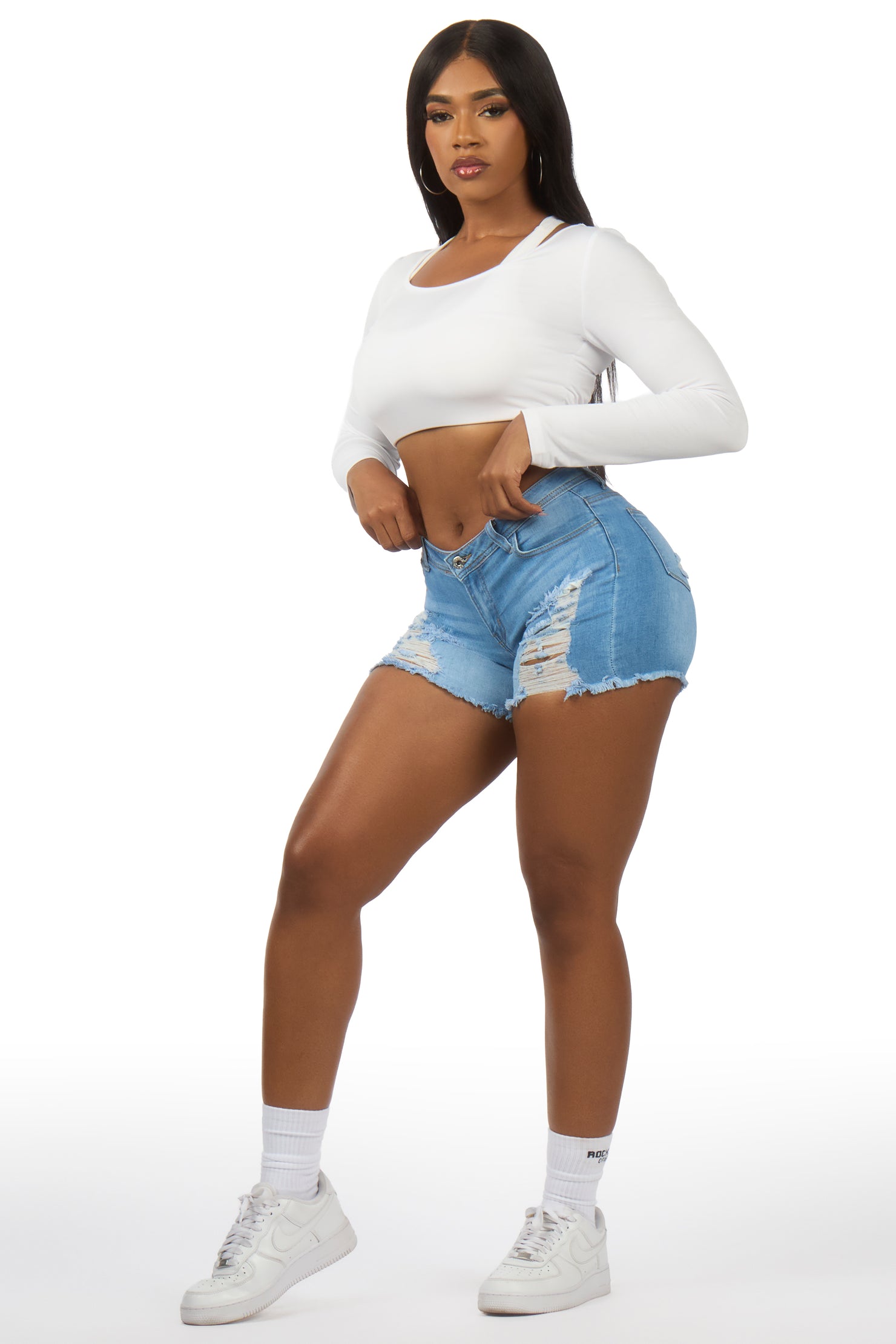 Jannete Light Wash Distressed Denim Short