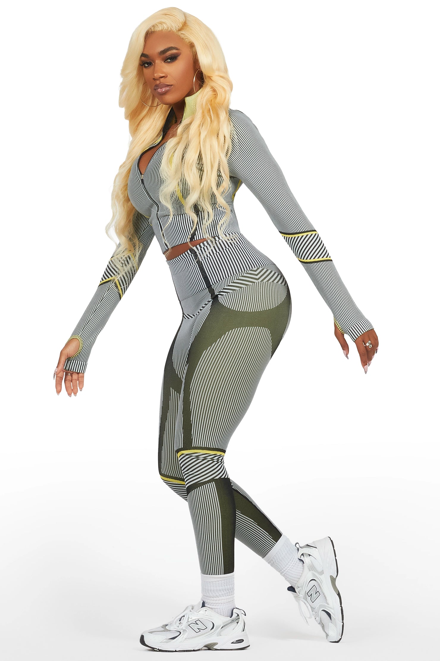 Derriana Black Active Set