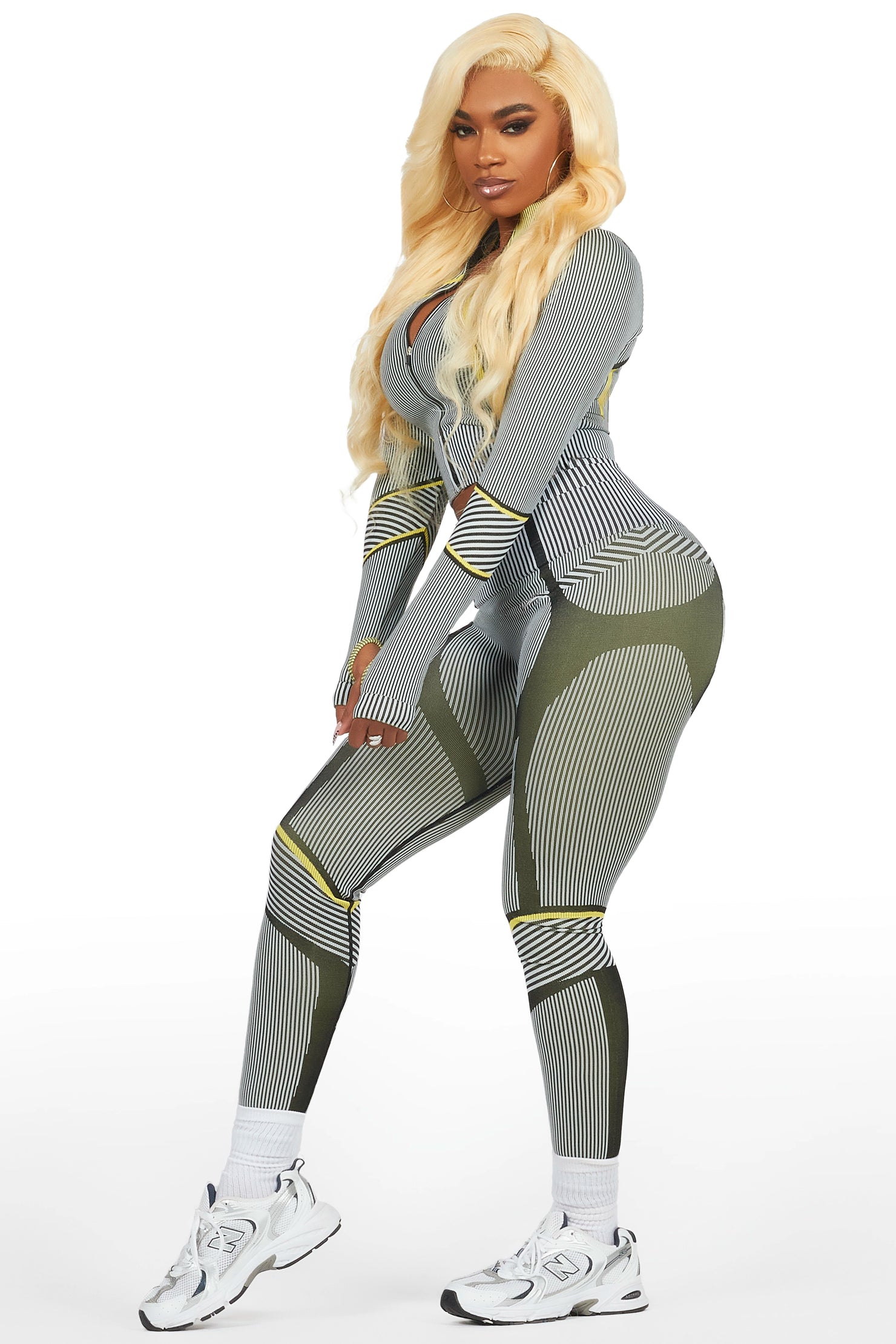 Derriana Black Active Set