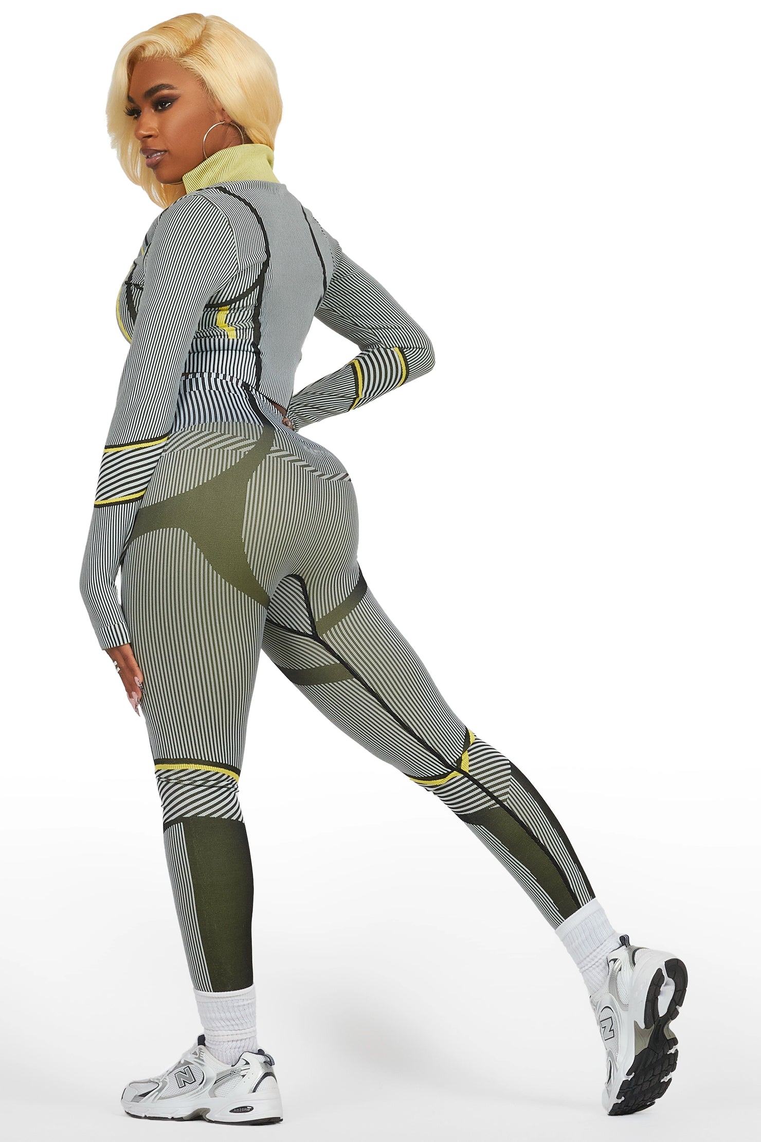 Derriana Black Active Set