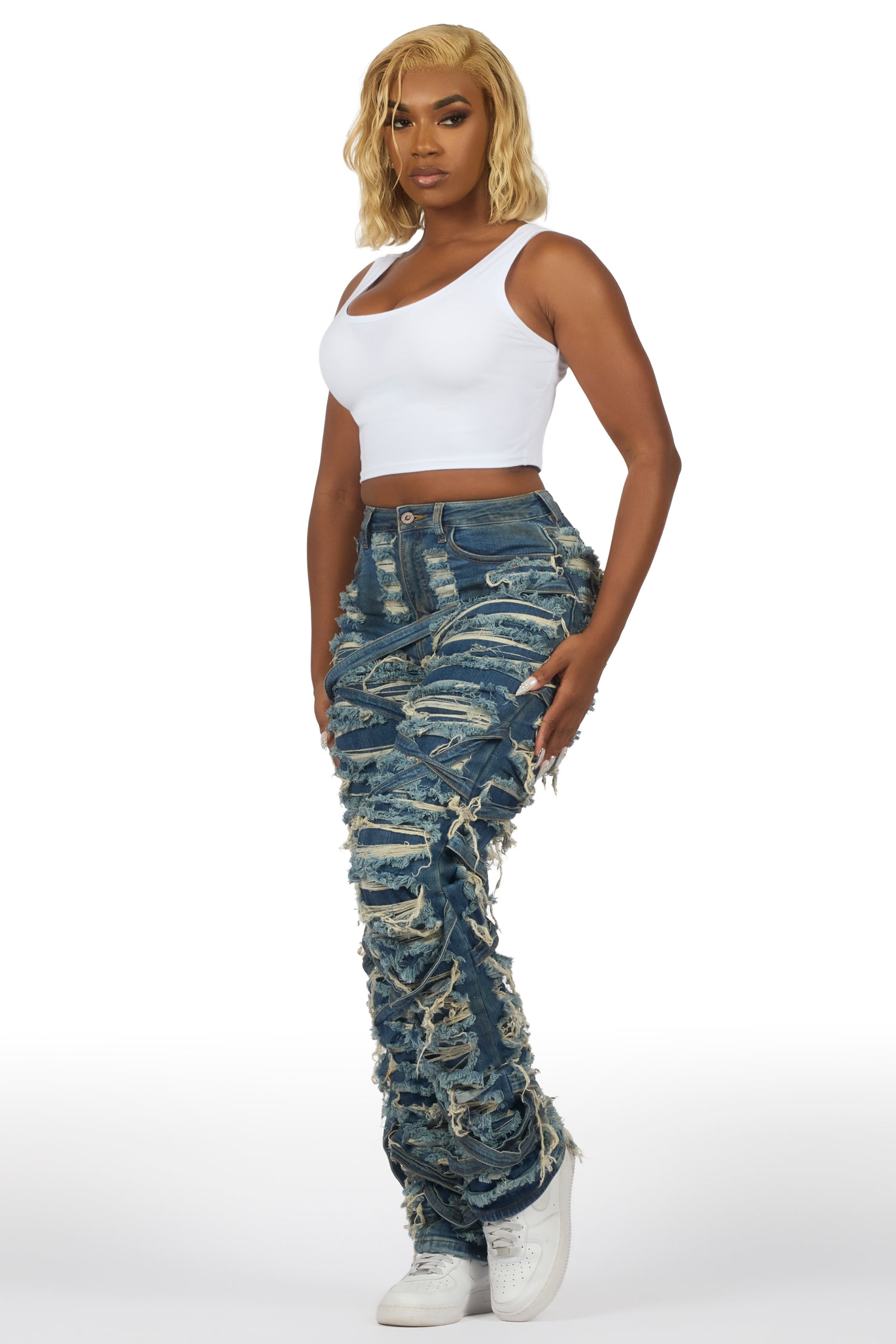 Kelia Med. Wash Distressed Jean